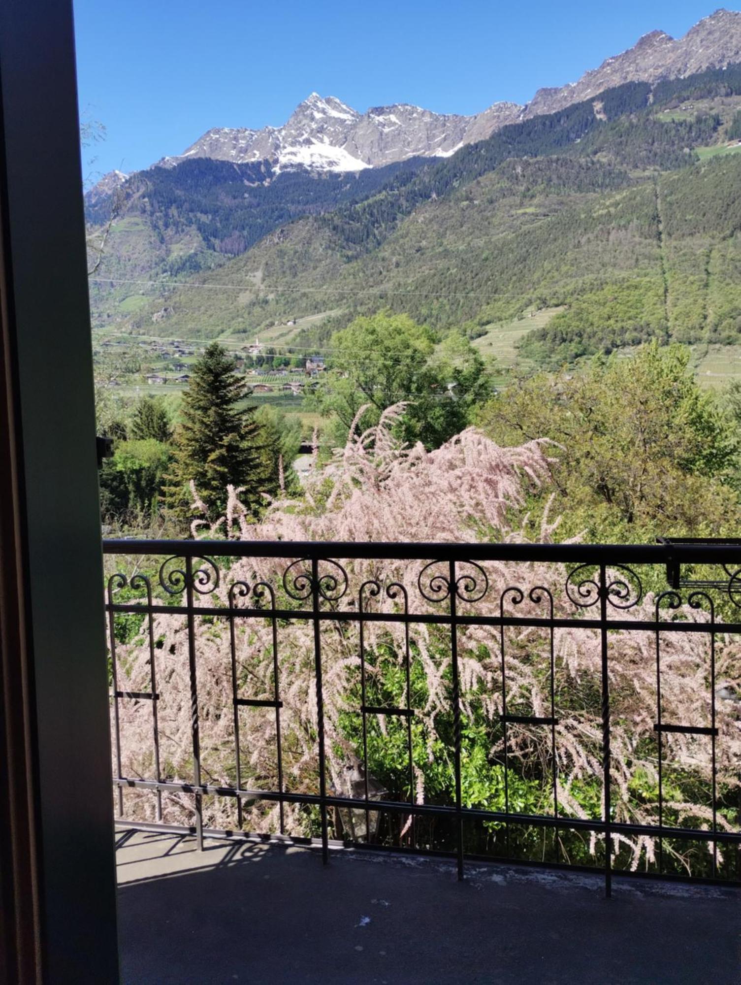 Schlosswirt Forst Lagundo Esterno foto