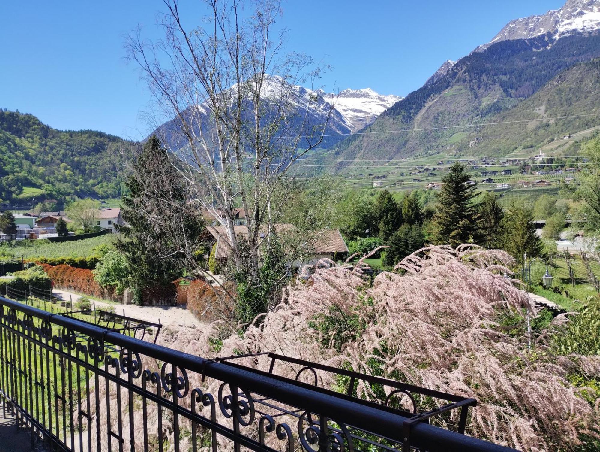 Schlosswirt Forst Lagundo Esterno foto